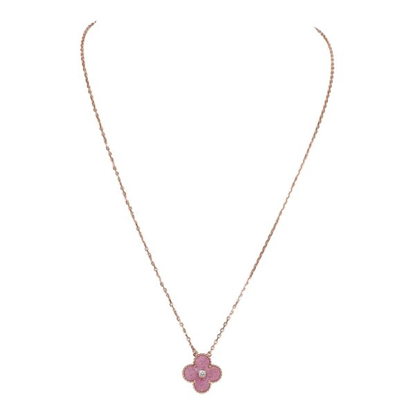 Van Cleef & Arpels 2021 Holiday Alhambra Pendant Necklace Discount