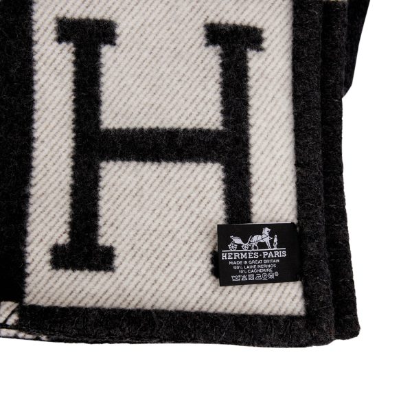 Hermes  Avalon III  Ecru and Black Blanket Online Sale