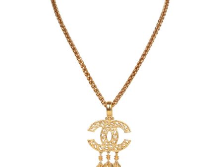 Vintage Chanel 24K Gold Plated Filigree Cut-Out CC Pendant Necklace Fashion